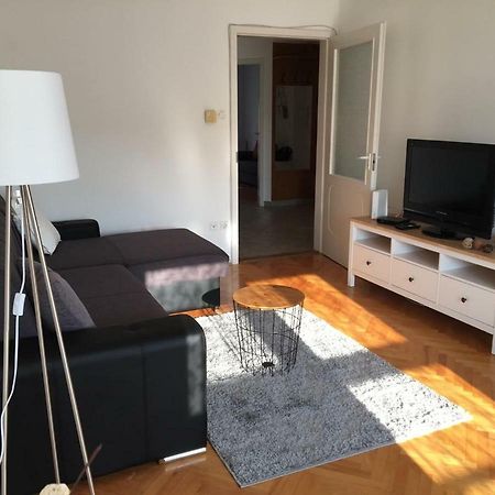 Gold Apartment Шопрон Екстериор снимка