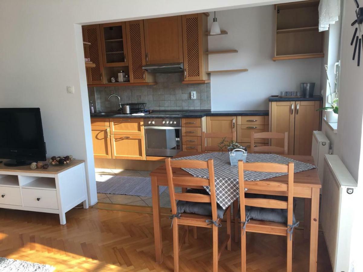 Gold Apartment Шопрон Екстериор снимка